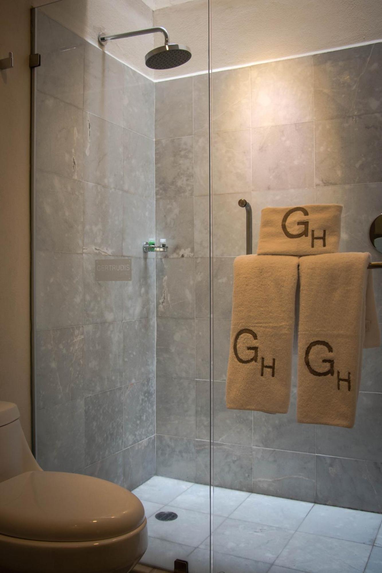 Gertrudis Hotel Морелия Экстерьер фото